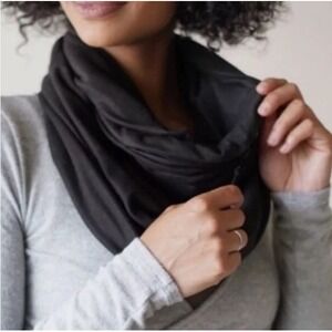 Beyond Yoga NWT Black Pocket Infinity Scarf Hidden‎ Zipper Travel Versatile